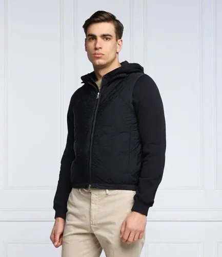 Oscar Jacobson smanicato (102093465) Oscar Jacobson smanicato (102093465)